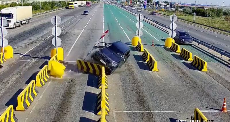На трассе Астана-Щучинск чуть не произошла трагедия из-за заснувшего водителя