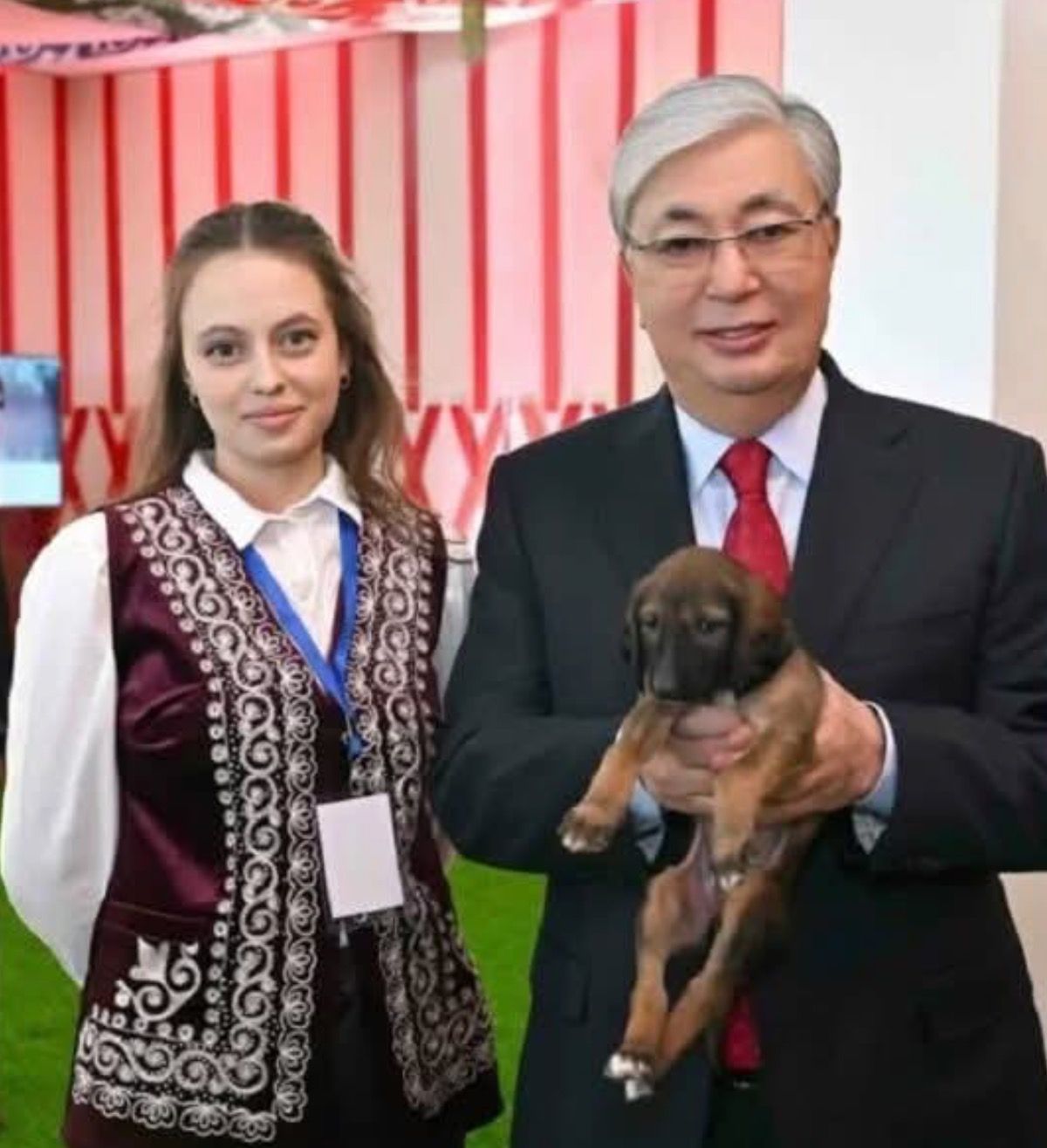 Токаев, тазы, часы
