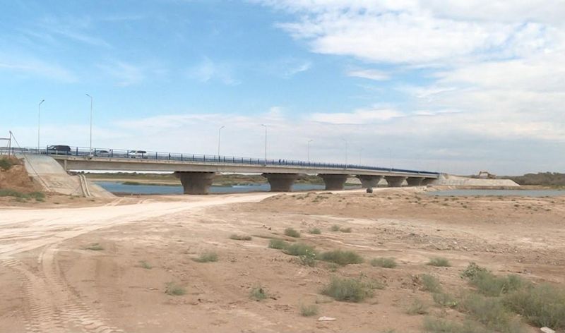Разрушенный паводком мост открыли на западе Казахстана