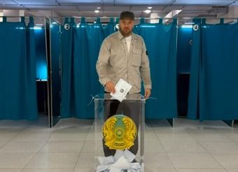Серебряный призер Олимпиады Василий Левит проголосовал на выборах в Курултай