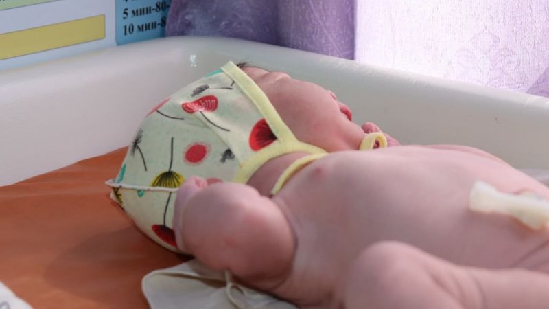 Поровну: 60 малышей родились в Алматы в день выборов в Курултай
