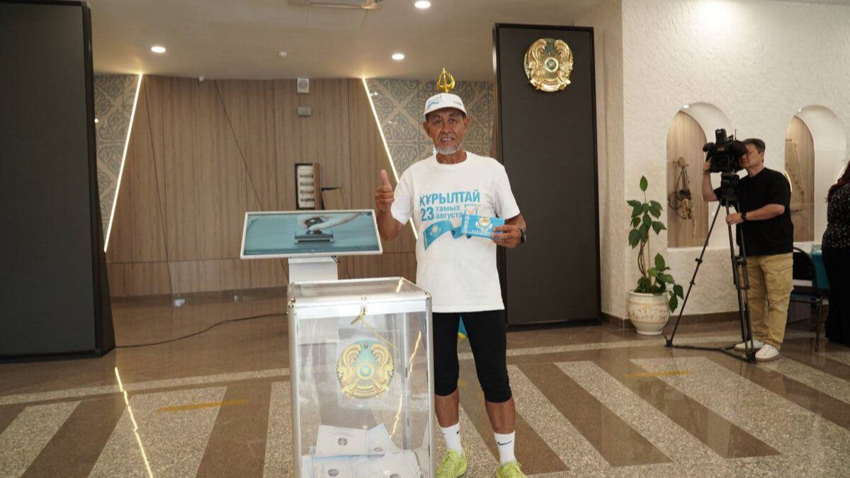 58-летний ультрамарафонец Мендыбай Алимгазинов