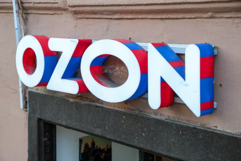 Казахстанцев предупредили об отмене заказов с Ozon после атаки