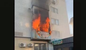 Жильцов из горящей пятиэтажки эвакуировали в Атырау