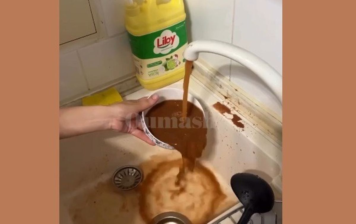 Грязная вода в Өркендеу Алматы