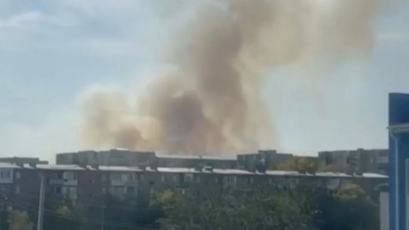 Изменился даже цвет неба: дым от крупного пожара в степи накрыл Караганду