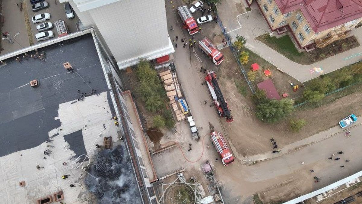 Пожар в строящемся доме в Астане