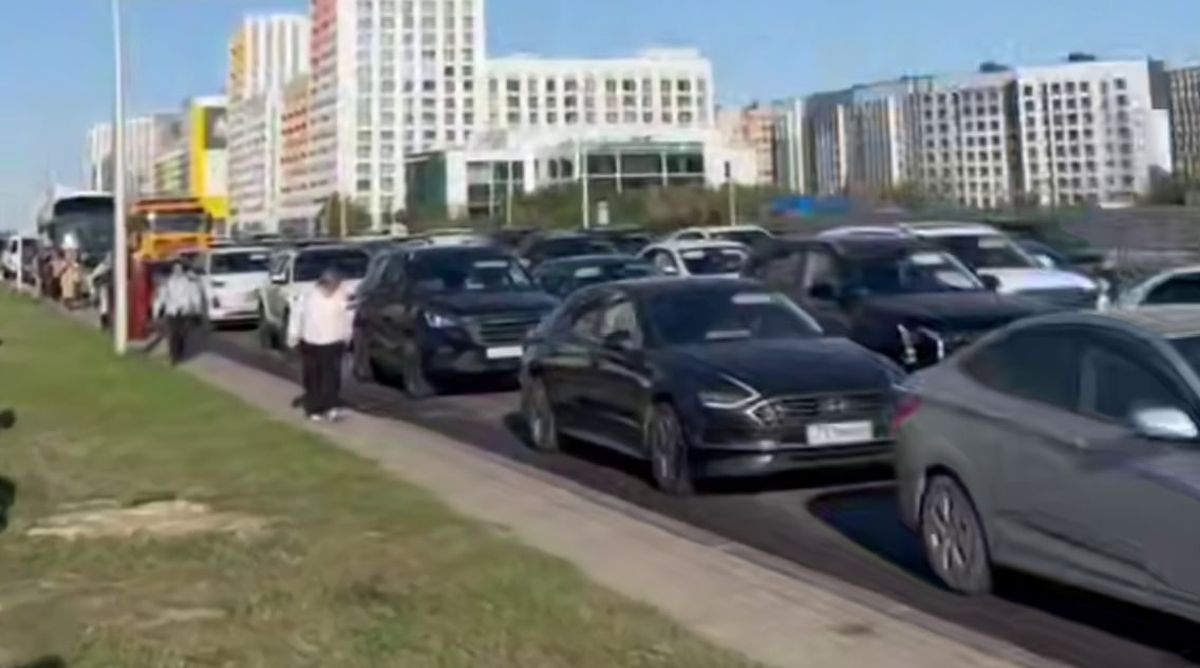 Массовое ДТП парализовало движение на Сыганак в Астане