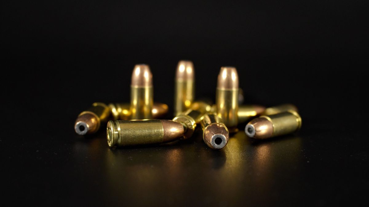 боеприпасы, пассажир, метро, Алматы