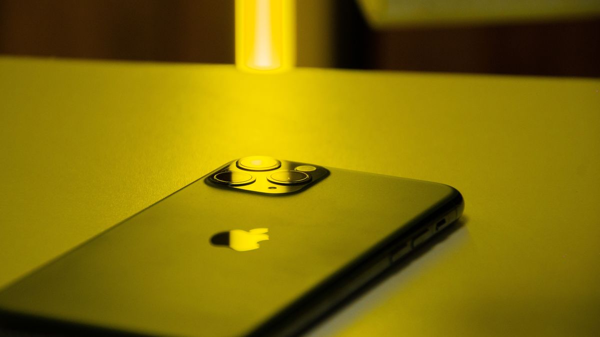 223 iPhone 18 нашли в аэропорту Астаны