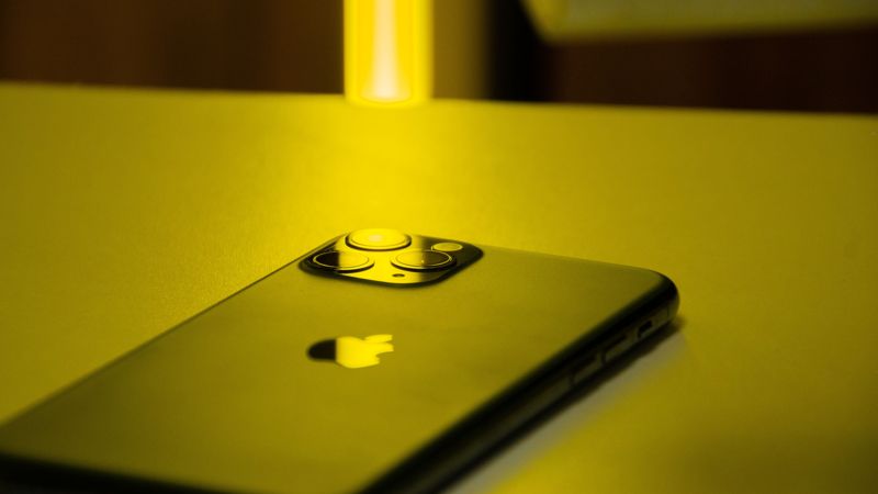223 iPhone 18 нашли в аэропорту Астаны