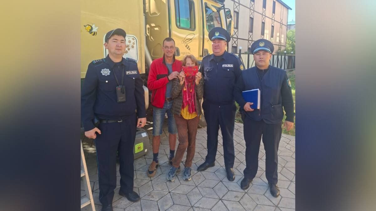 Полиция Уральска помогла туристам из Франции найти пропавшие документы и деньги