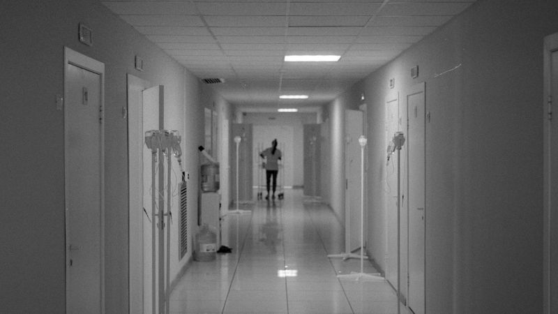 Угрозы жизни нет – что известно о выжившем на учениях в Каспийском море