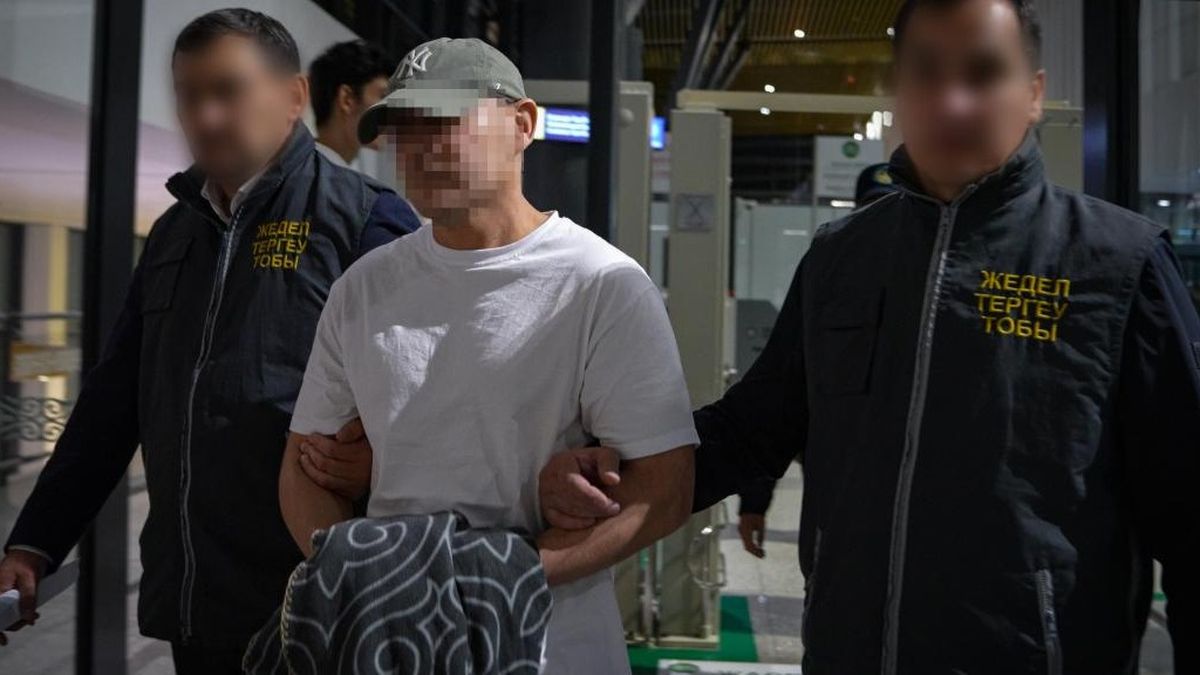 Подозреваемого в особо крупном мошенничестве вернули в Казахстан