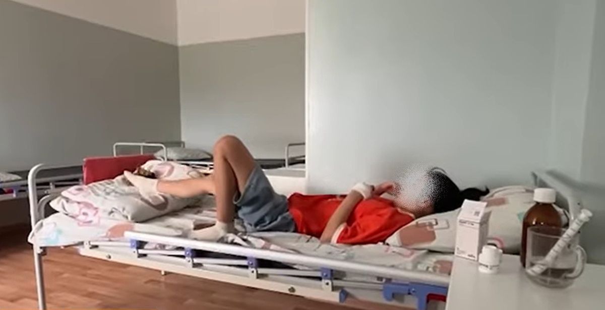 Девочка в больнице