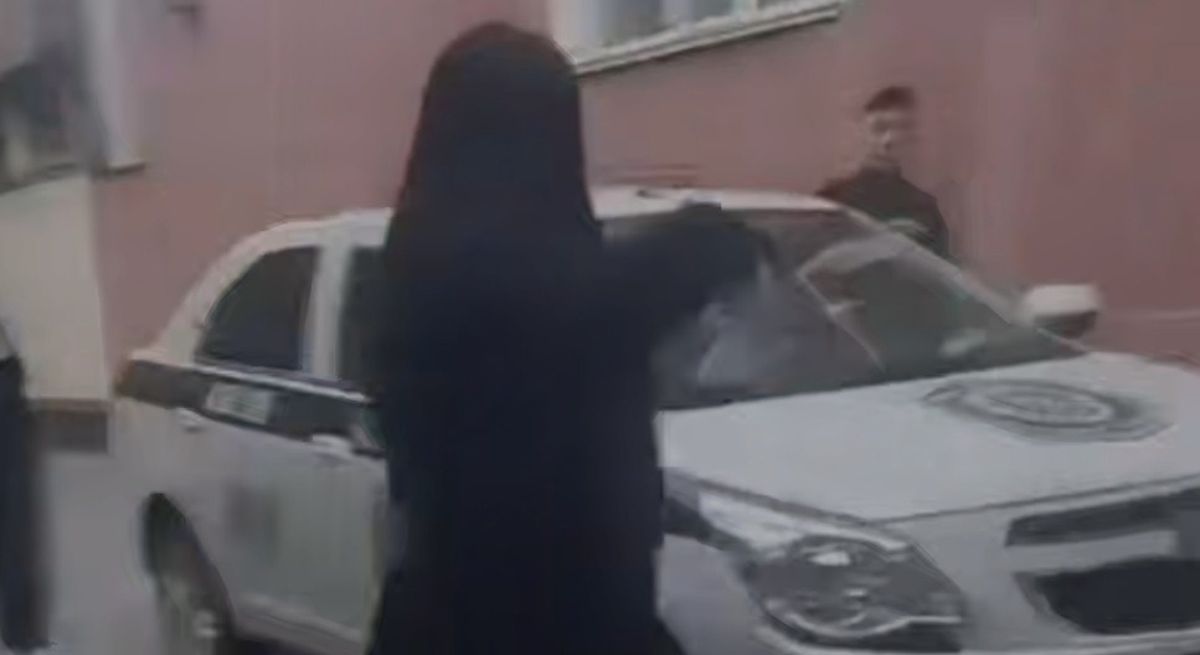 Казахстанка устроила дебош в гостинице и отправилась под арест