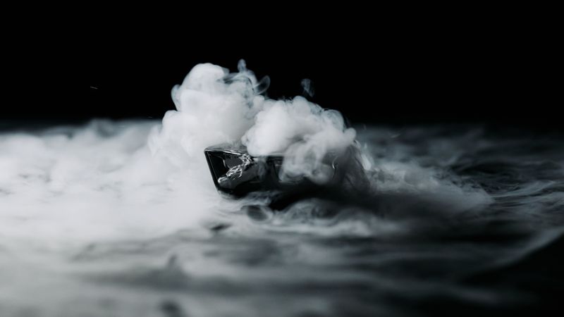 Госслужащая? Женщина учила курить малыша в Алматинской области