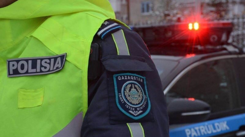 В Алматы мужчина пожаловался в полицию на девушку "по вызову"