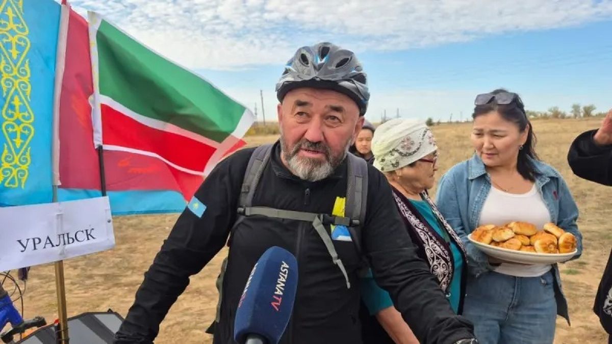 Казахстанец совершил паломничество в Мекку на велосипеде