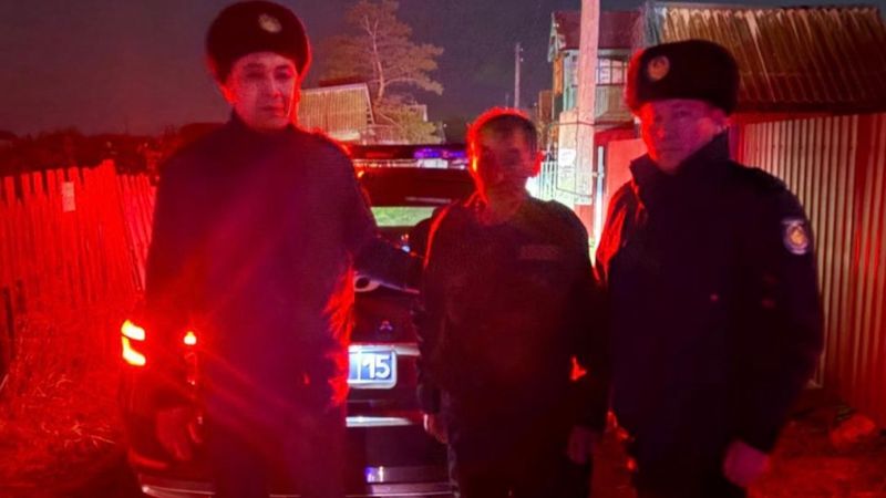 В Петропавловске полицейские спасли пьяного дачника из горящего дома