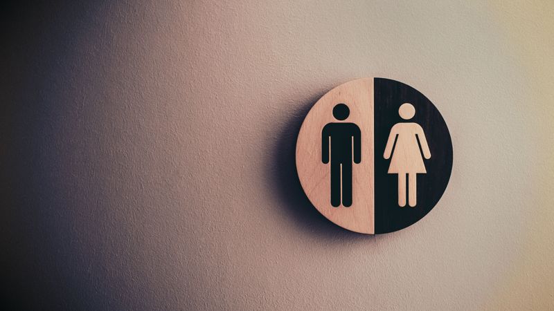 Снимал на видео? Жителя Атырау застали в женском туалете