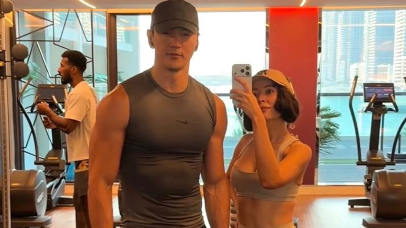 Нурлан Сабуров показал спортивную фигуру из спортзала