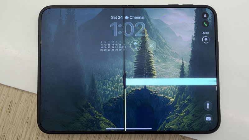 iPhone Duo за $2 000 ломается через час после покупки: что не так с экраном