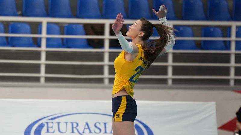 Ударил волейболистку: Сабина Алтынбекова призвала проверить каждого тренера