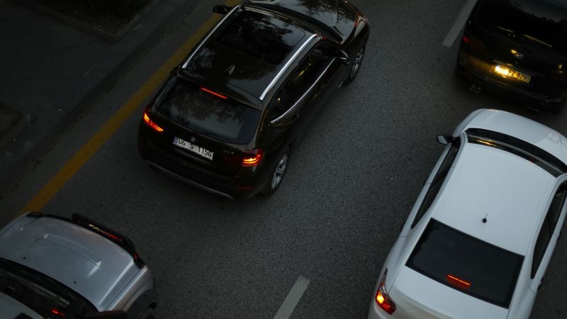 "Окровавленные" автомобили напугали жителей Алматы